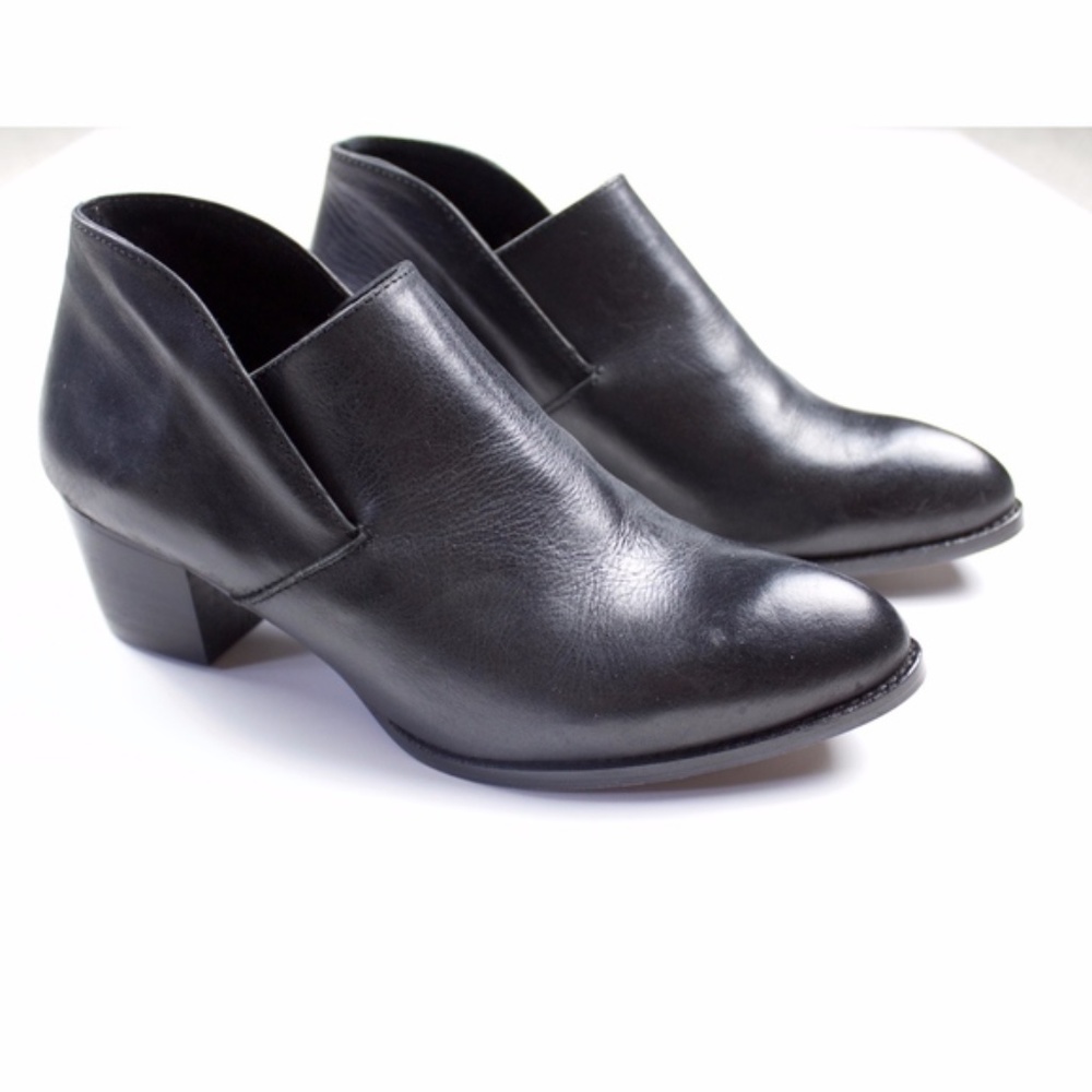 Chio Short Leather Boot NWOT